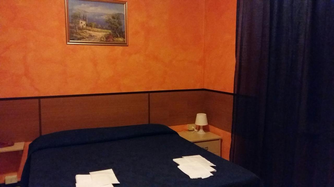 Hotel Violetta Parma Dış mekan fotoğraf