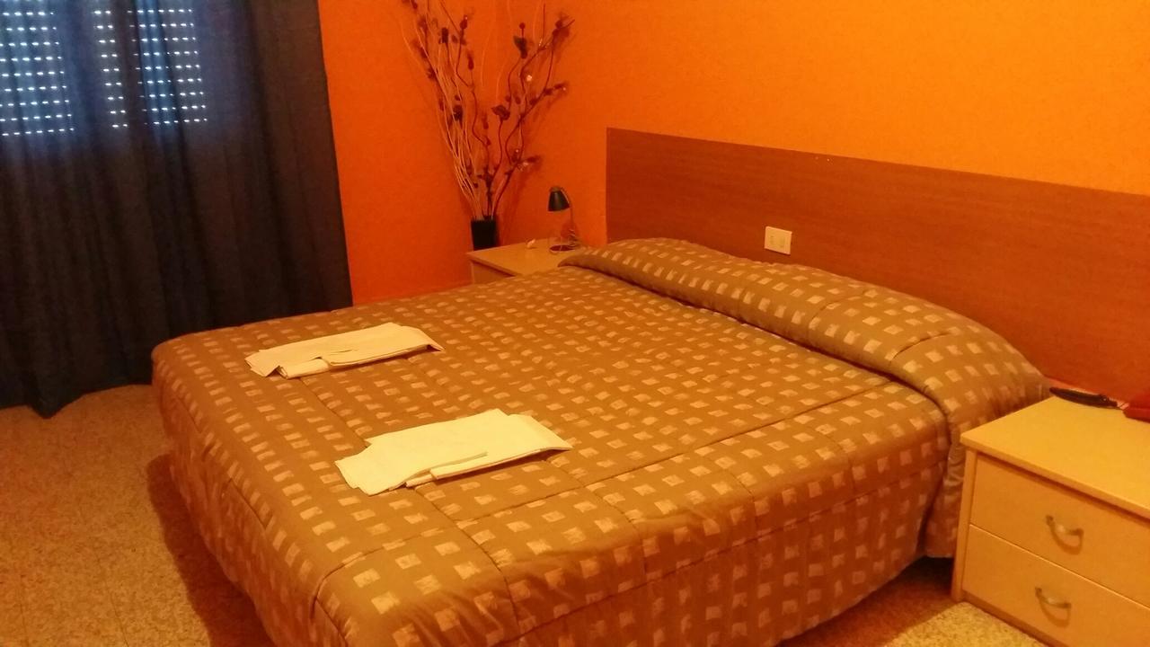 Hotel Violetta Parma Dış mekan fotoğraf